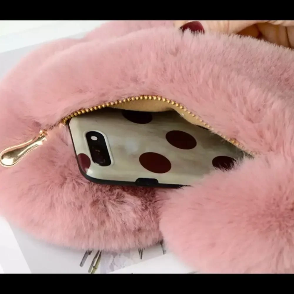 ‎PLUSH HEART SHAPED BAG WITH GOLDTONE CHAIN